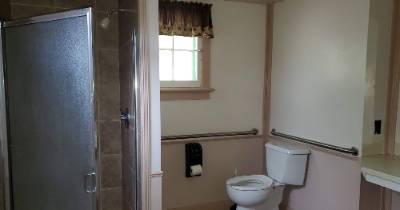 Dining Hall - Bathroom